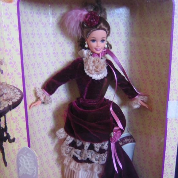 Victorian Lady Collectors Edition Barbie - Picture 5 of 10